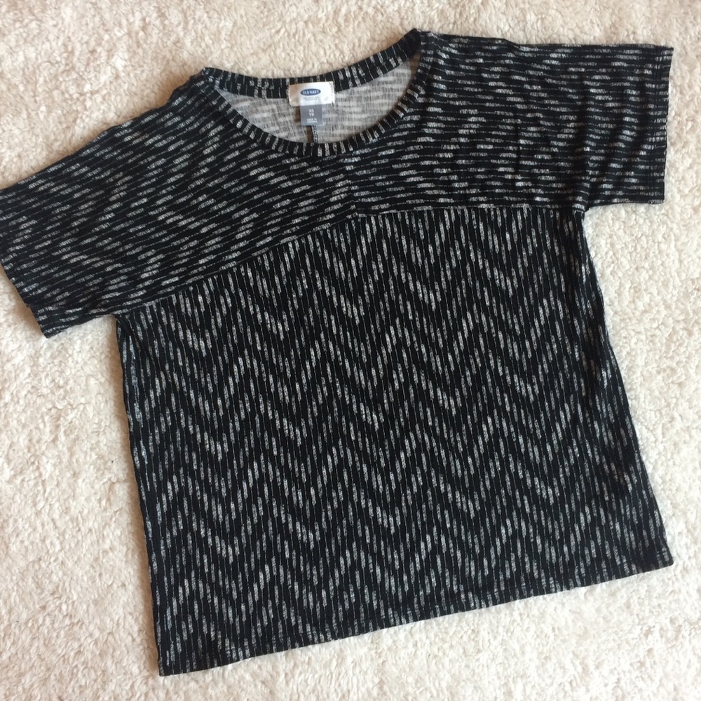Old Navy tee shirt